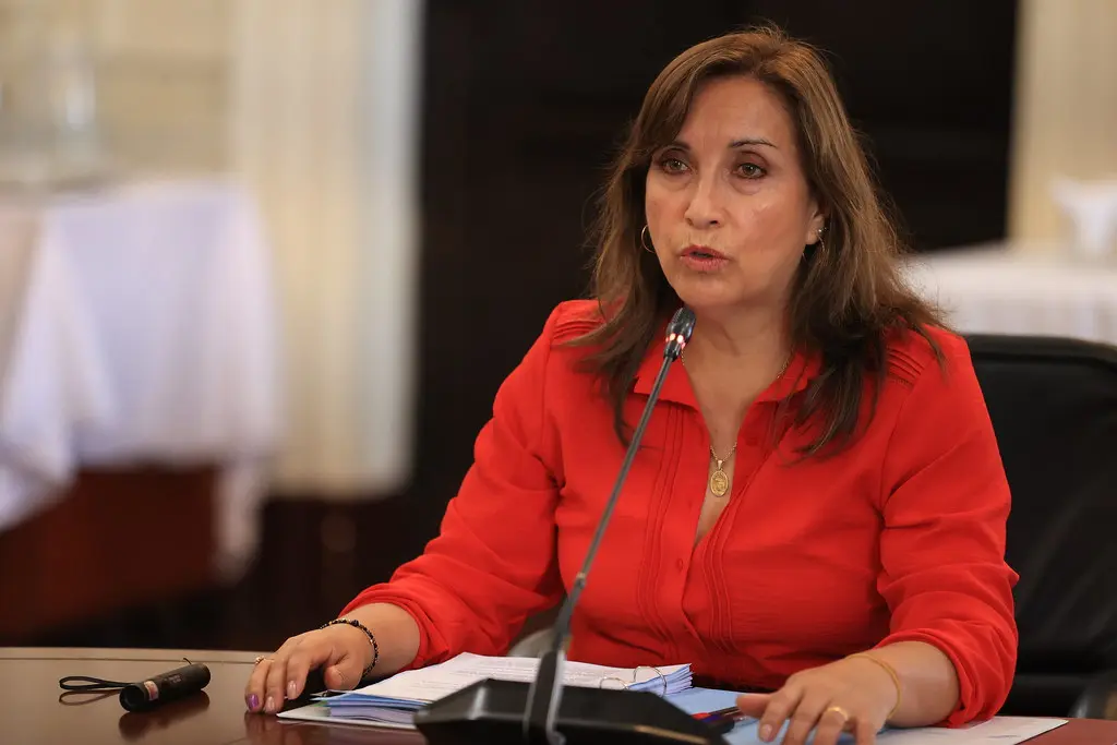 Dina Boluarte, a recém-destituída presidente do Peru. (Foto: Presidencia Perú / Flickr)