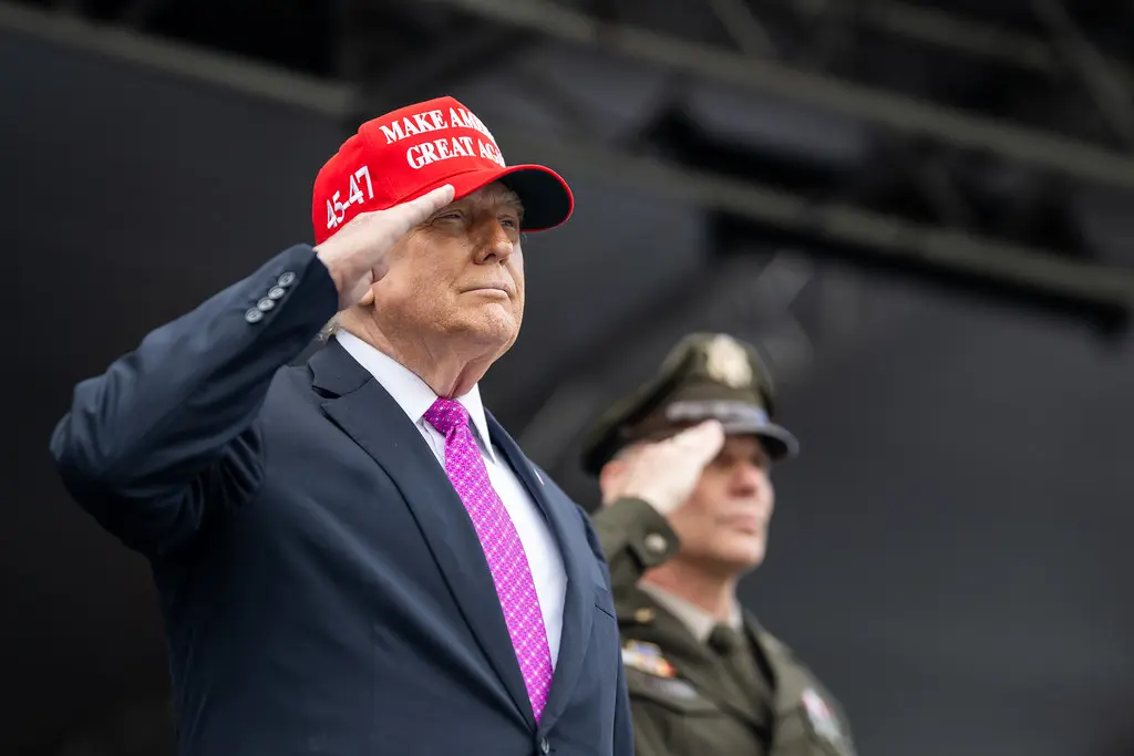 O presidente dos EUA, Donald Trump, durante evento que marca o início do ano letivo da Academia Militar dos EUA, em West Point, em maio de 2025. (Foto: Daniel Torok / White House)