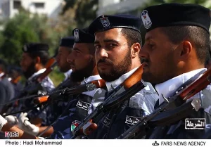 Membros das forças policiais de Gaza durante um exercício em dezembro de 2012. (Foto: Hadi Mohammad / FARS)