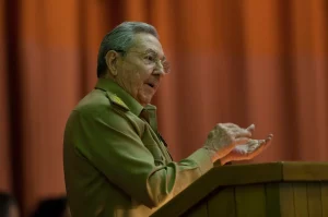 O ex-presidente de Cuba, Raúl Castro, durante fala na Assembleia Nacional de Cuba. (Foto: Ismael Francisco/ Cubadebate)