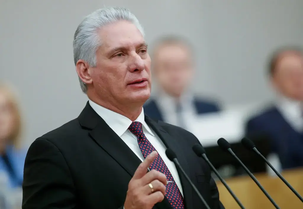 O presidente de Cuba, Miguel Diáz Canel, durante discurso na Duma russa. (Foto: Duma.gov.ru / Wikimedia Commons)