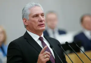 O presidente de Cuba, Miguel Diáz Canel, durante discurso na Duma russa. (Foto: Duma.gov.ru / Wikimedia Commons)