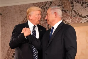 O presidente dos EUA, Donald Trump, e o primeiro-ministro de Israel, Benjamin Netanyahu, em maio de 2017. (Foto: U.S Embassy Tel Aviv / Wikimedia Commons)