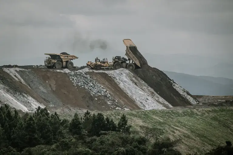 Mineração em Santa Maria de Itabira, em Minas Gerais, realizada pela Vale. (Foto: Mídia Ninja / Flickr)