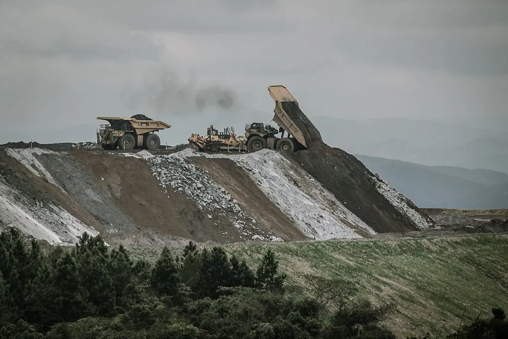 Mineração em Santa Maria de Itabira, em Minas Gerais, realizada pela Vale. (Foto: Mídia Ninja / Flickr)