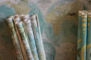 Como mostra a história, mapas, comércio marítimo e guerra estão intimamente ligados. (Foto: Domínio Público / RawPixel)