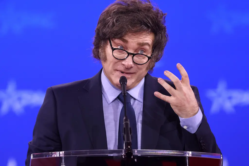 O presidente da Argentina, Javier Milei, durante discurso na Conferência de Ação Política Conservadora (CPAC), nos EUA, em fevereiro de 2025. (Foto: Gage Skidmore / Flickr)